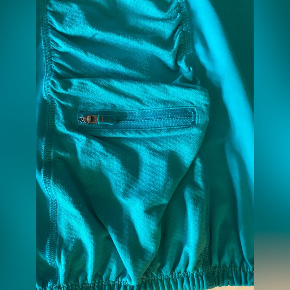EUC Lululemon Aqua Light It Up Surge Ruched Pocket 2 strap size 4 - Picture 5 of 11